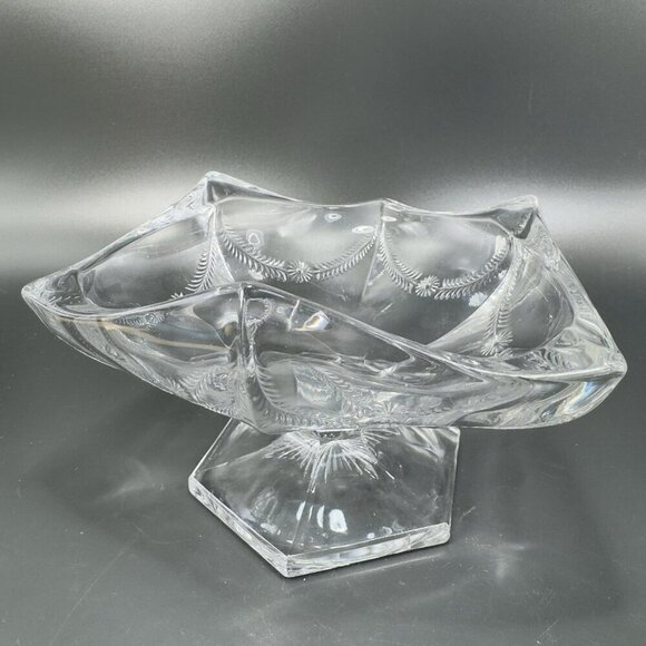 Edwardian Era McKee Glass Fern Garland Daisy Pattern Clear Manganese 365nm Glow - Picture 13 of 15